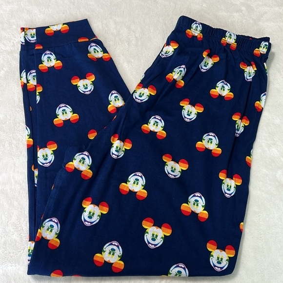 Disney Rainbow Collection Pride Pajama Set NWT Sz L — Mickey Love - Picture 8 of 9